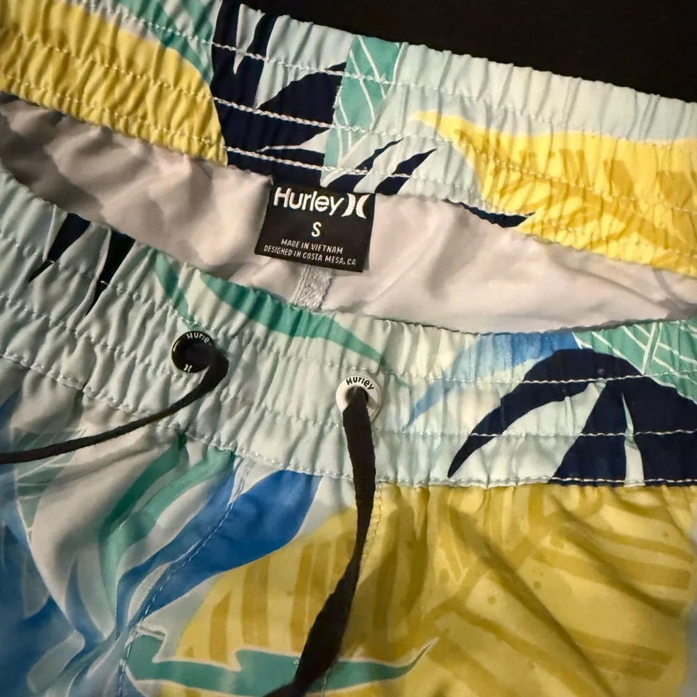 Hurley Men's Tropical Swim Trunks - Blue and Yellow